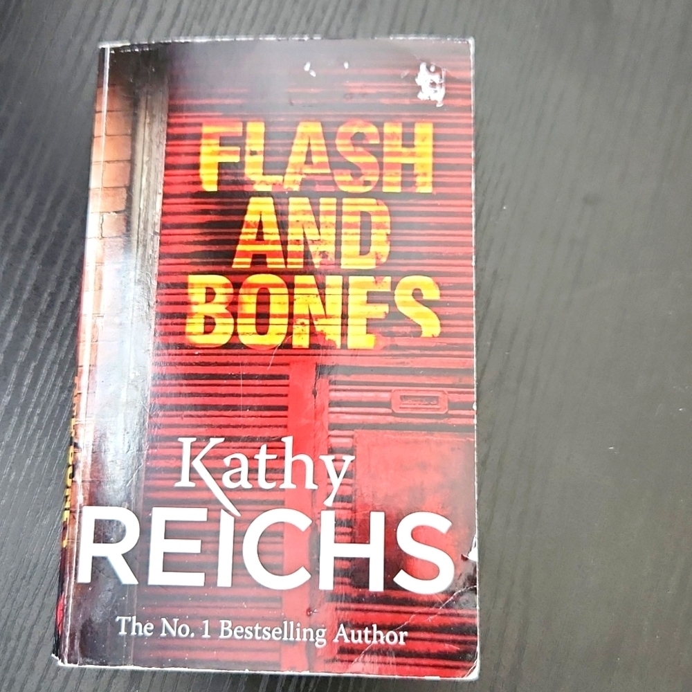 Flash and Bones by Kathy Reichs
